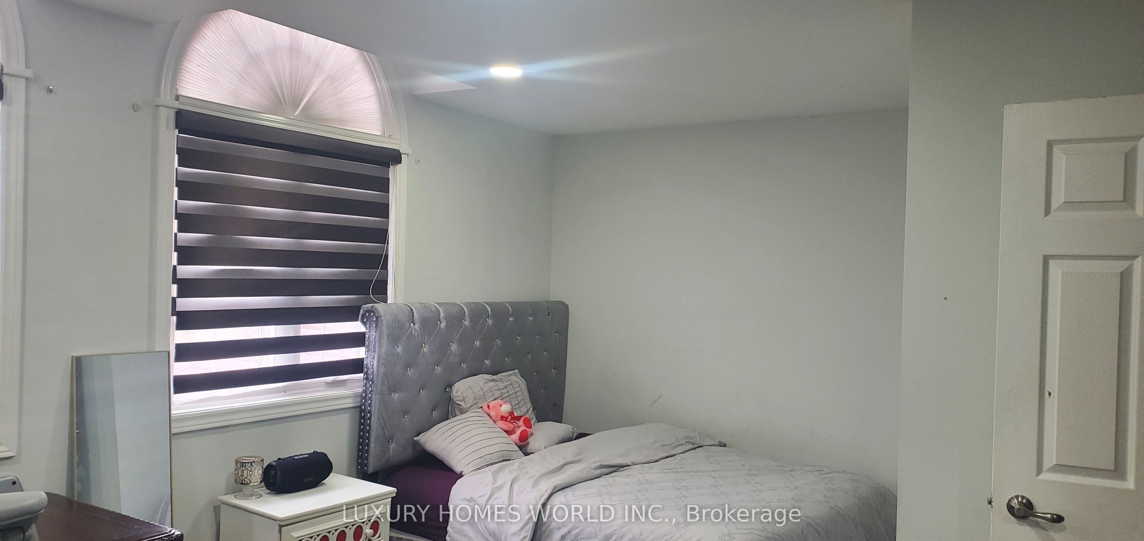 160 Featherstone Avenue Property Photo 4