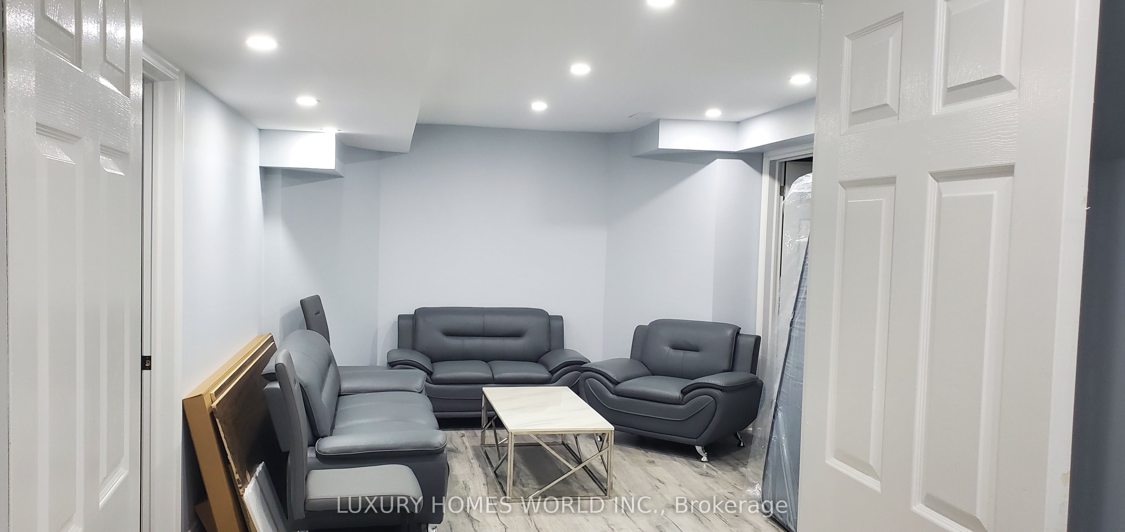 160 Featherstone Avenue Property Photo 19