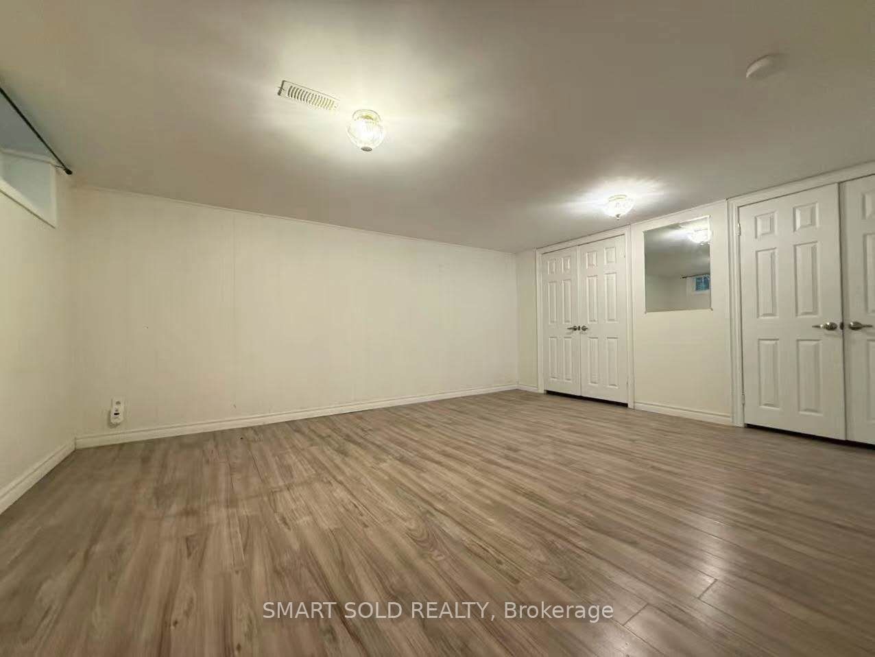 32 East Drive Property Photo 10