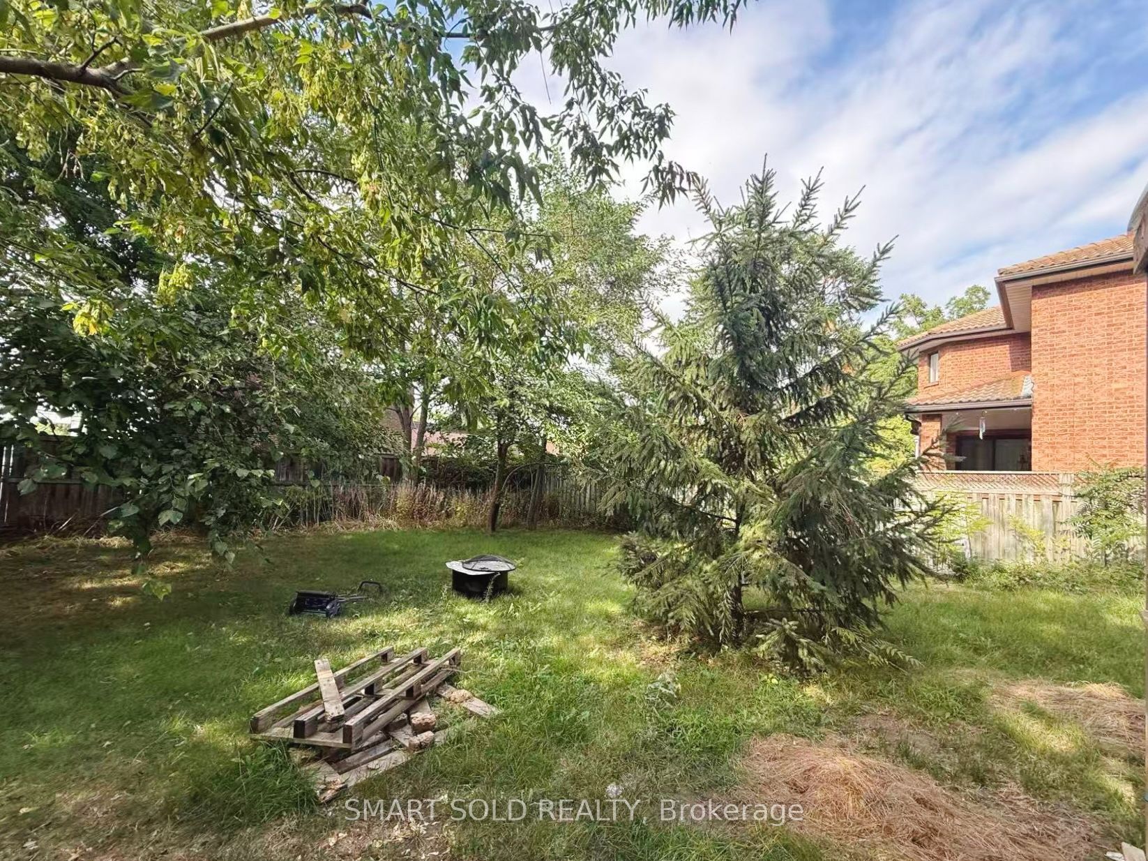 32 East Drive Property Photo 13