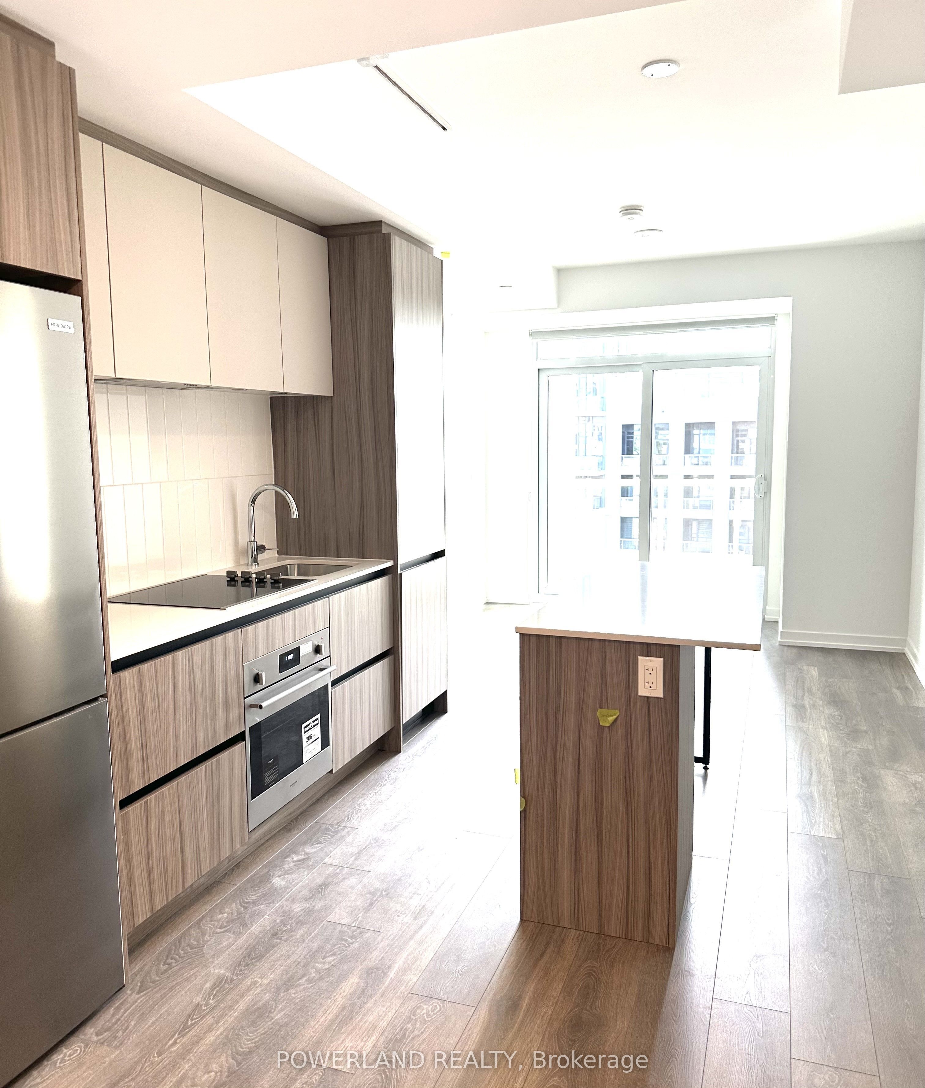 8 Beverley Glen Boulevard 632 Property Photo 1