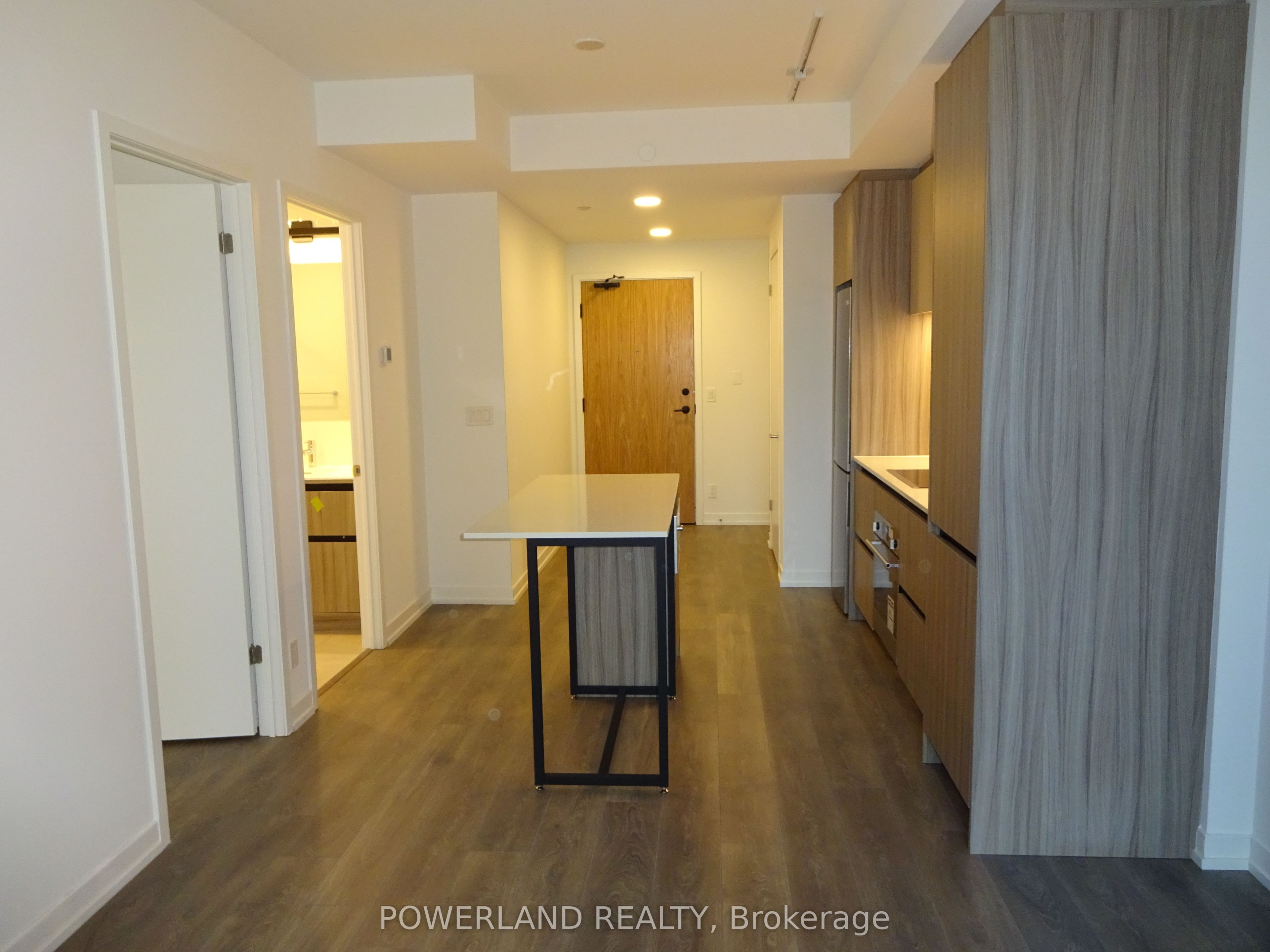 8 Beverley Glen Boulevard 632 Property Photo 3