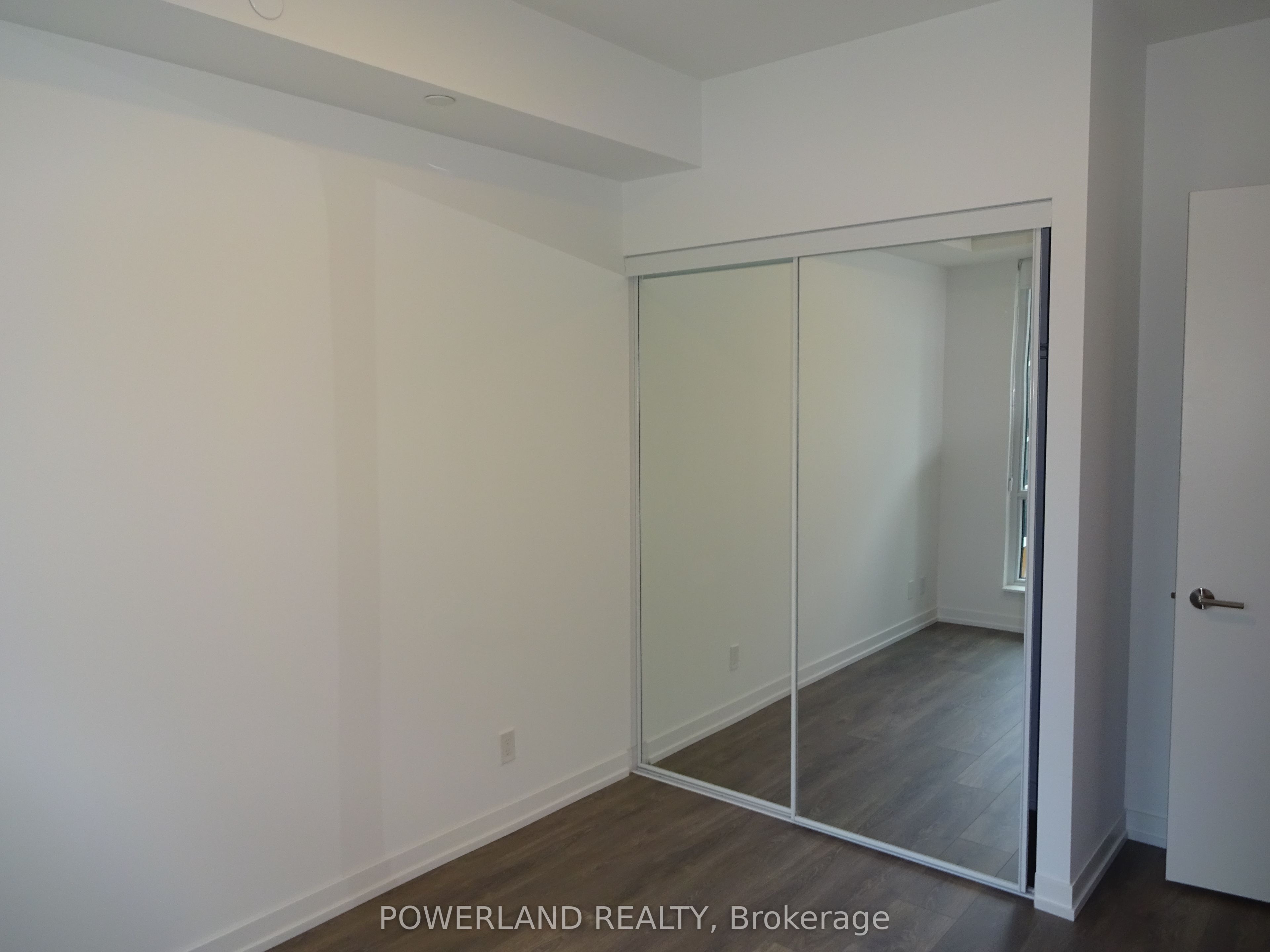8 Beverley Glen Boulevard 632 Property Photo 5