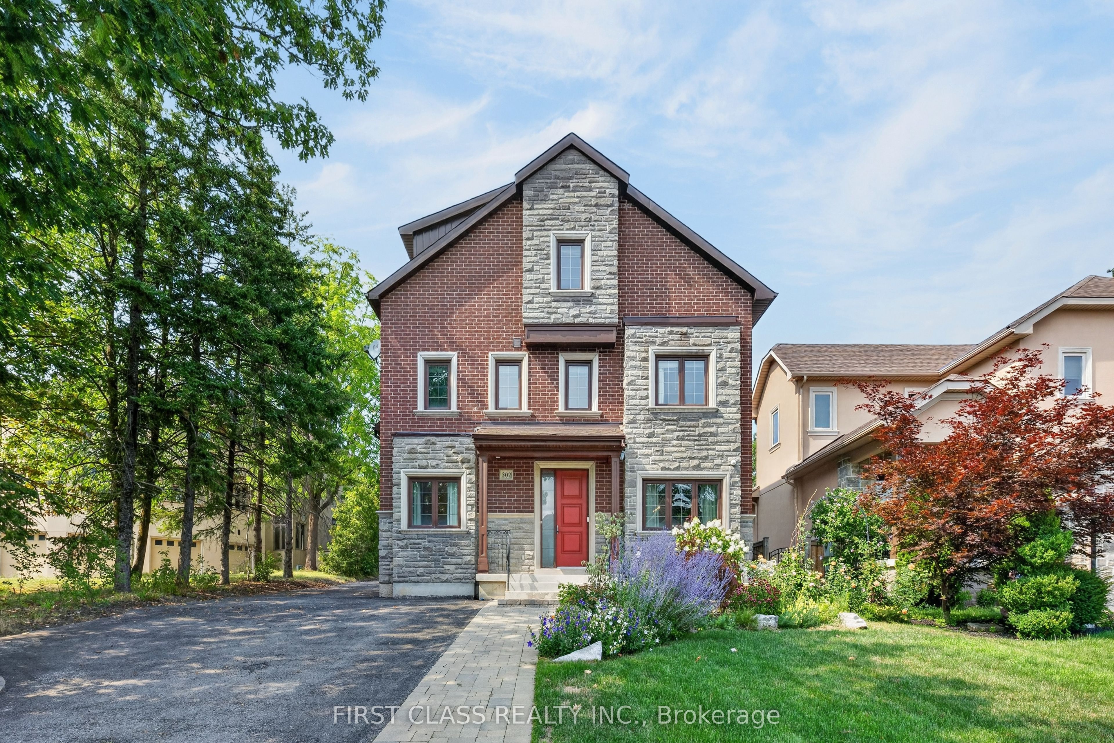 302 Brookside Road Property Photo 2
