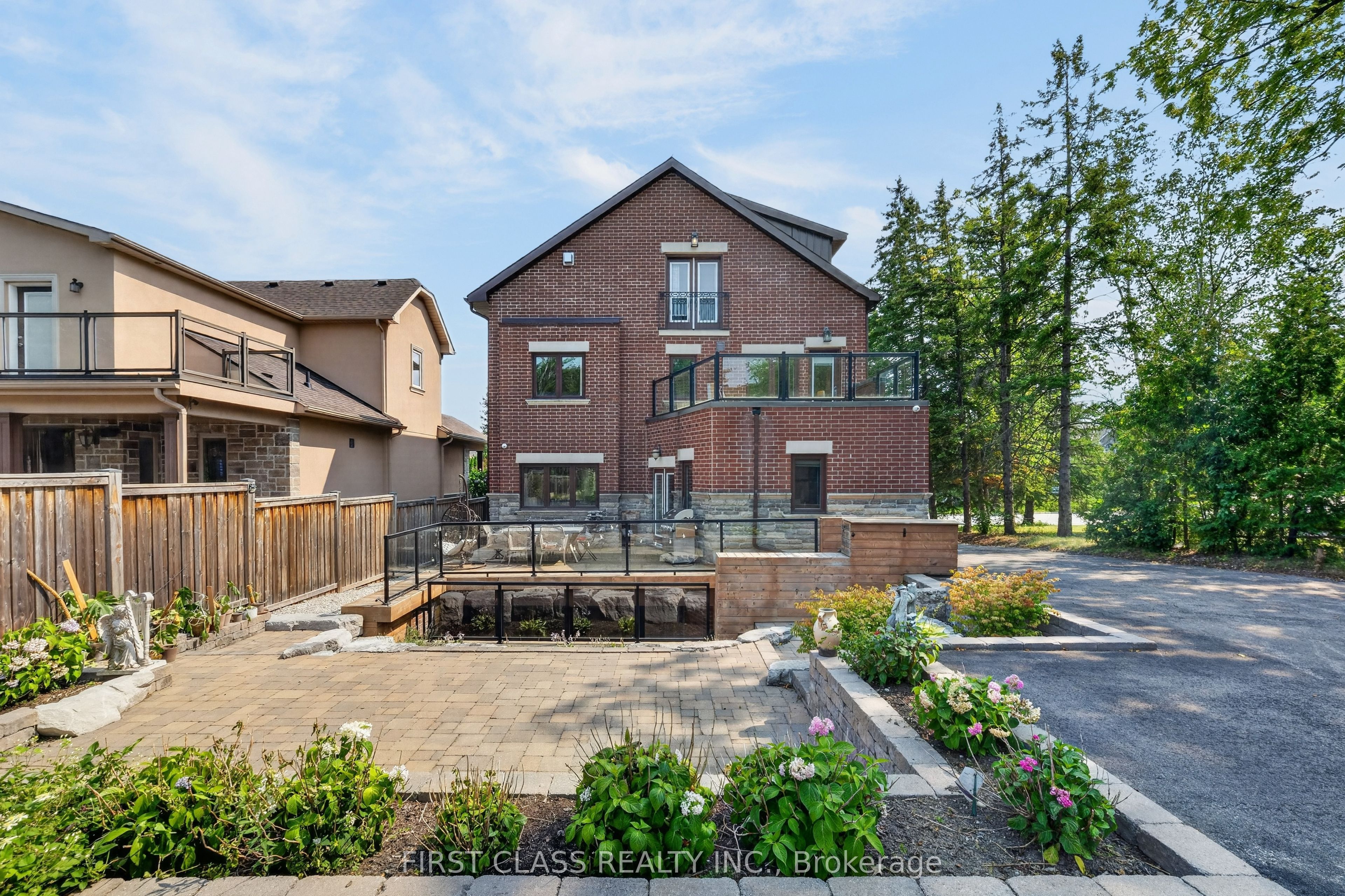 302 Brookside Road Property Photo 4