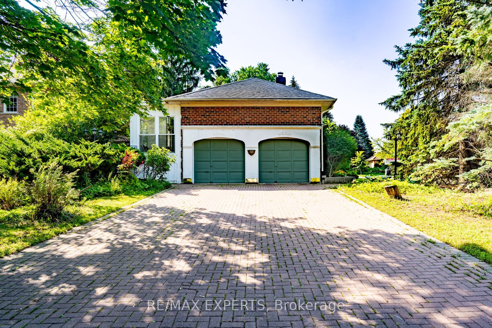 284 Murray Drive Property Photo 2
