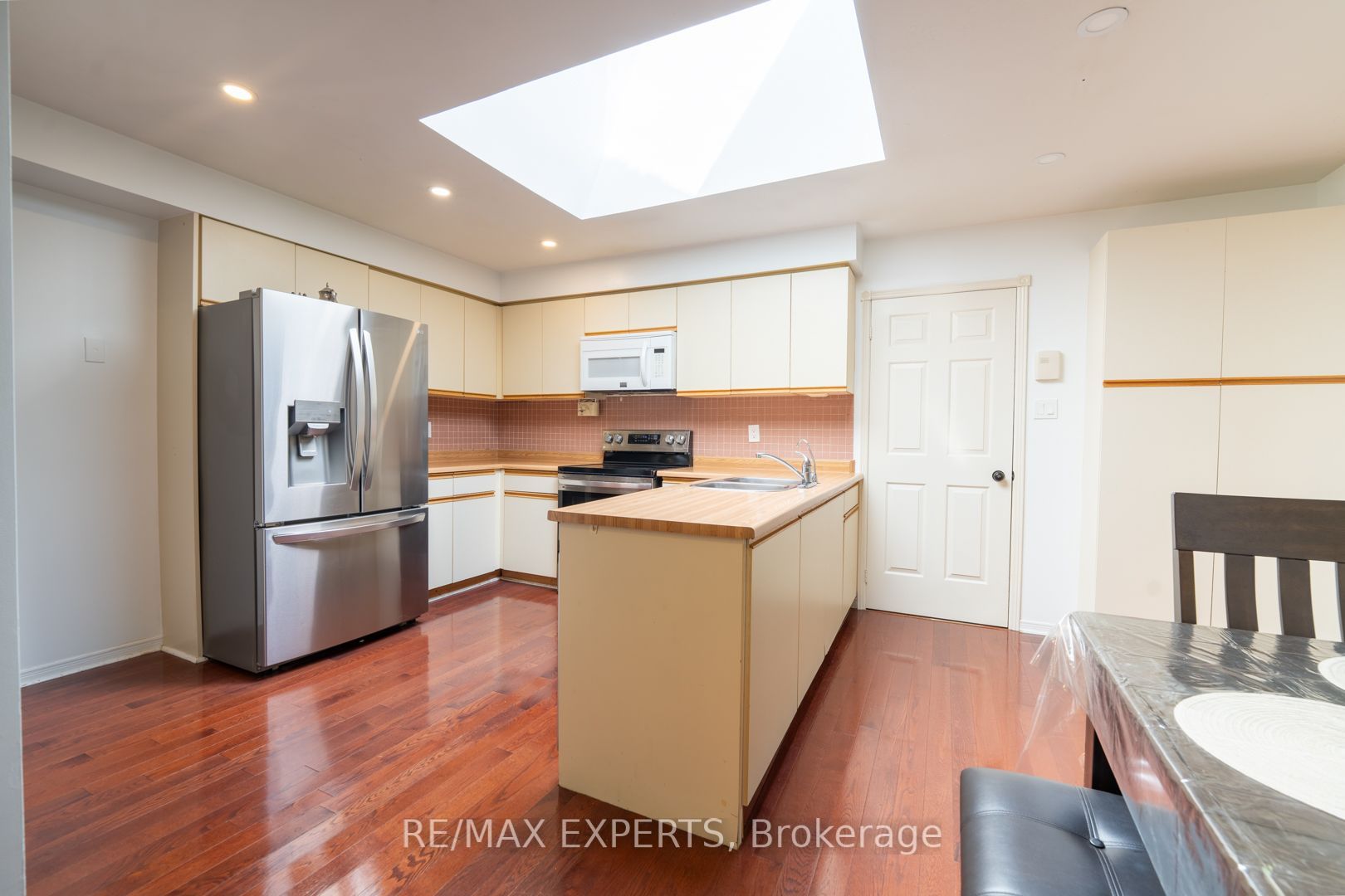 284 Murray Drive Property Photo 13