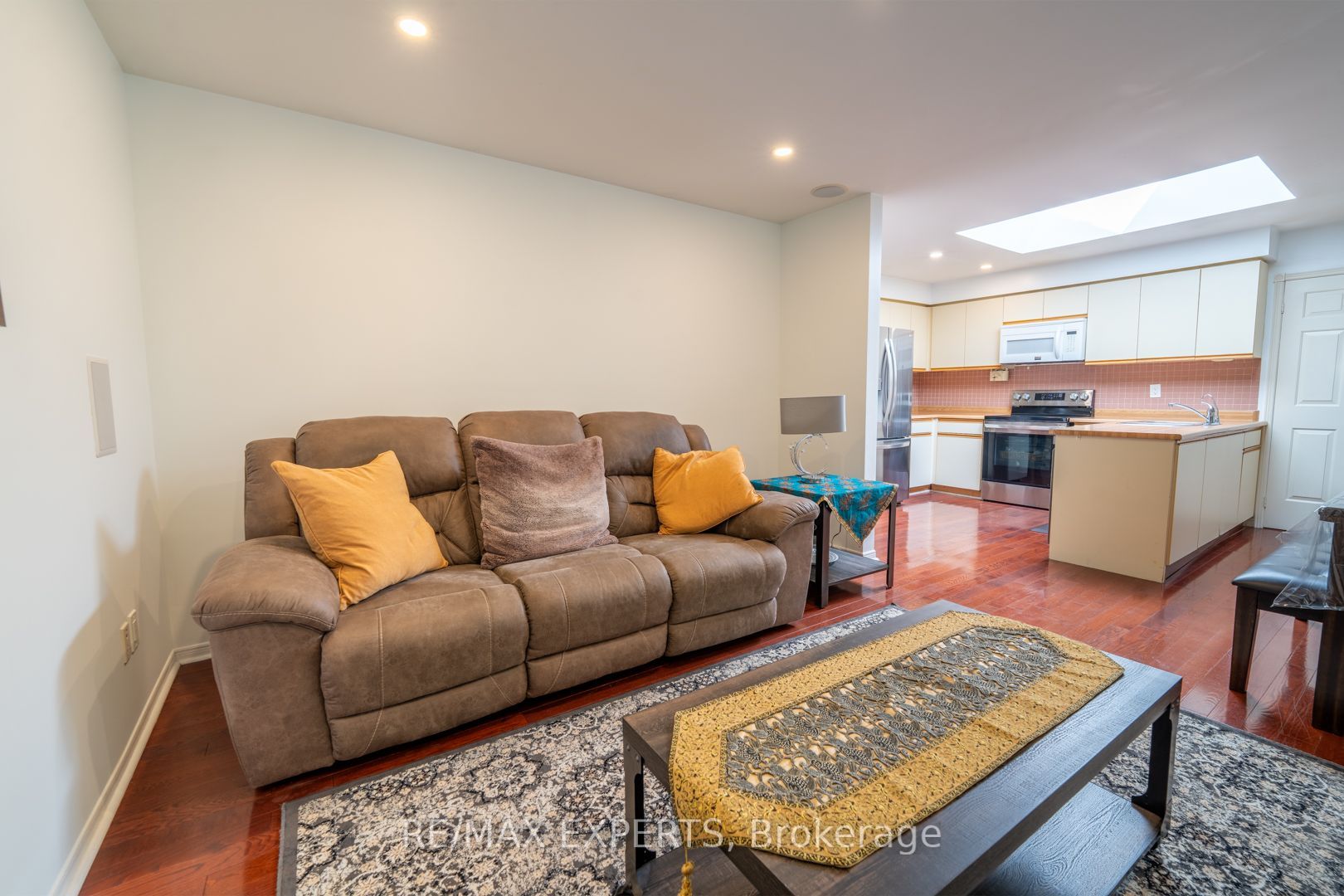 284 Murray Drive Property Photo 14