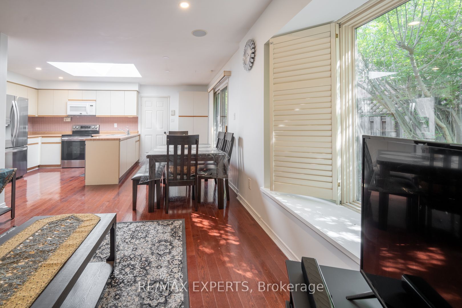 284 Murray Drive Property Photo 15