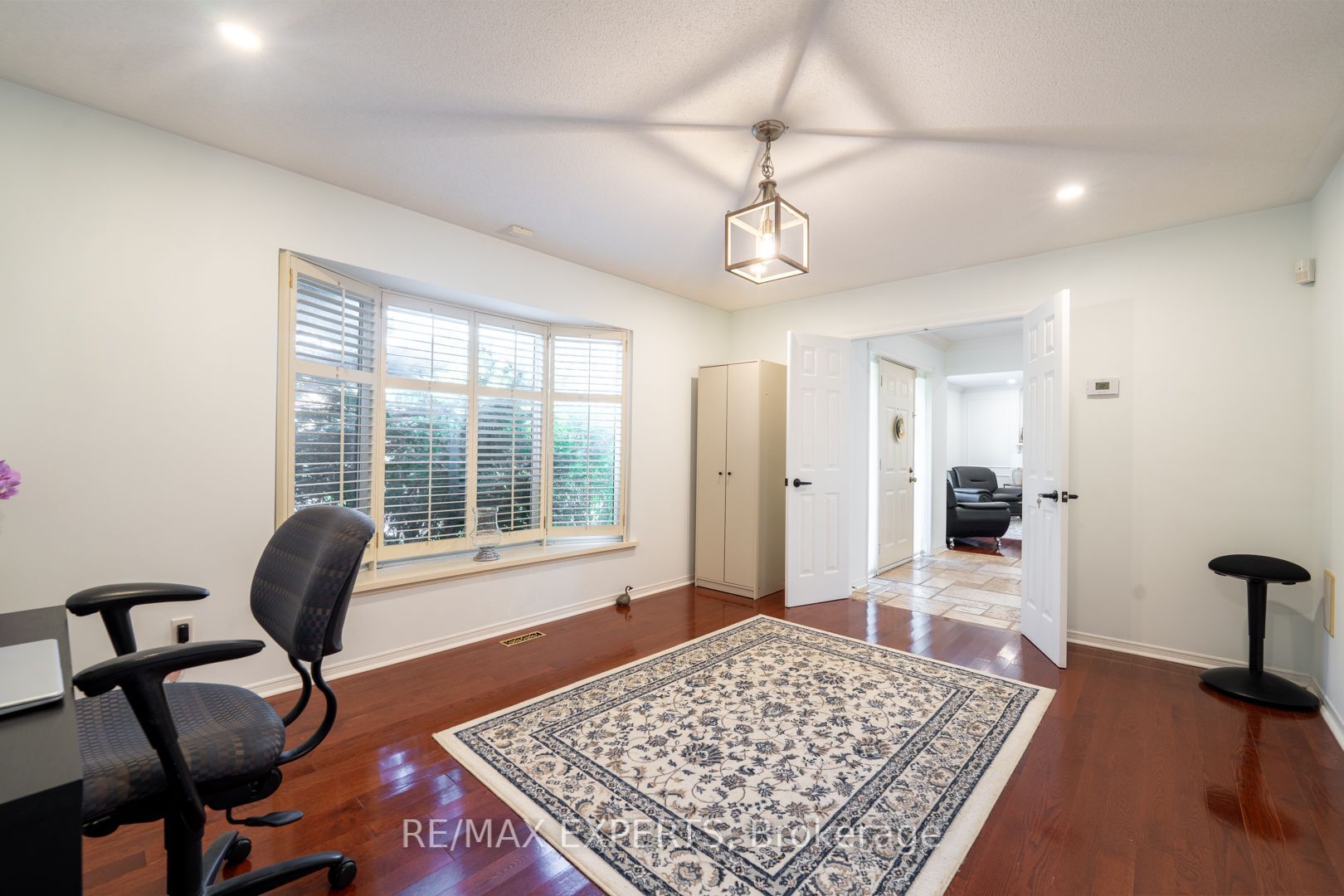 284 Murray Drive Property Photo 17