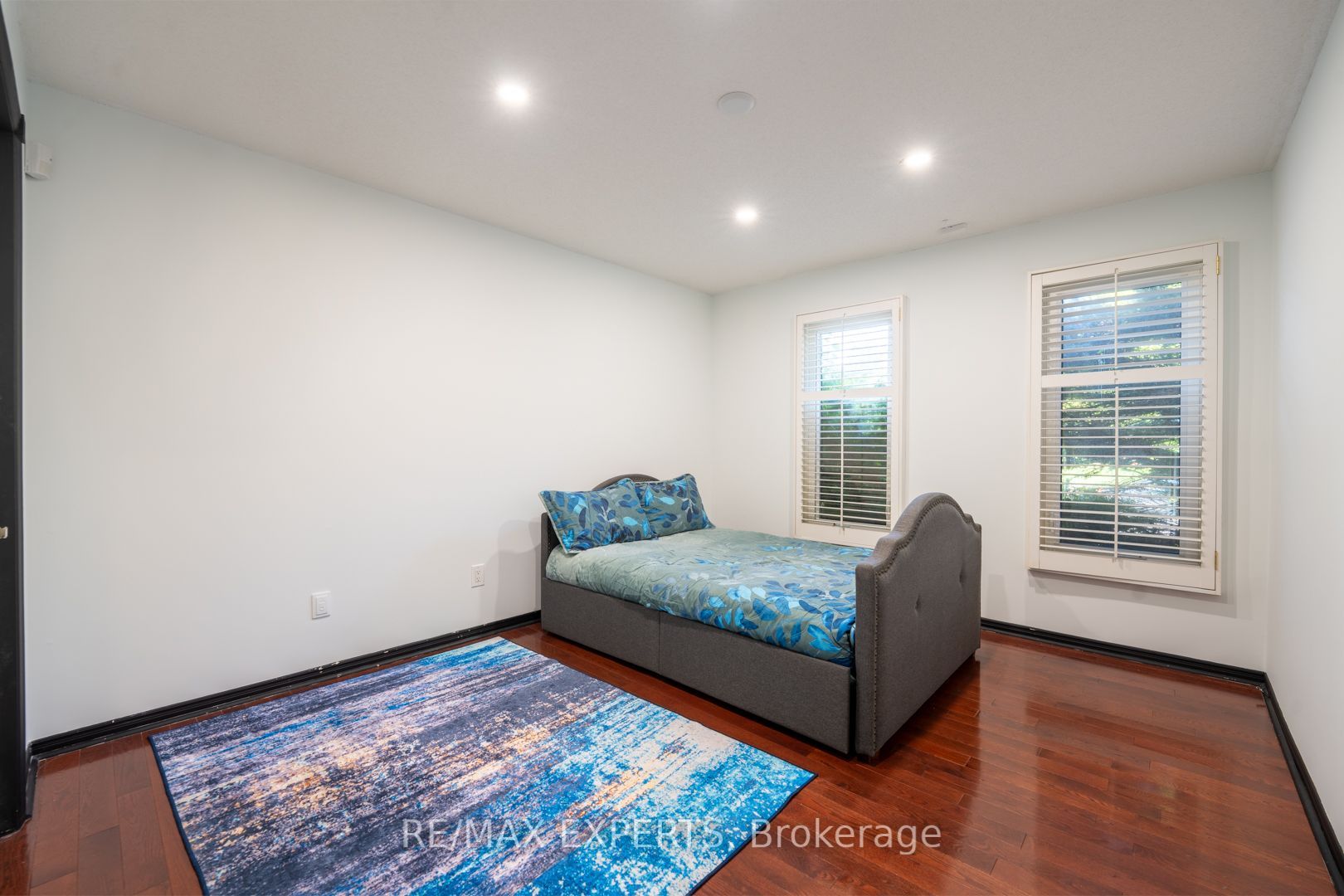 284 Murray Drive Property Photo 21