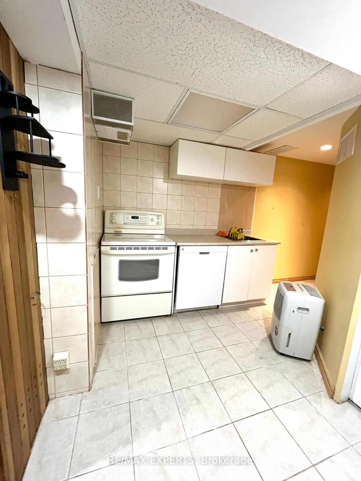 284 Murray Drive Property Photo 27