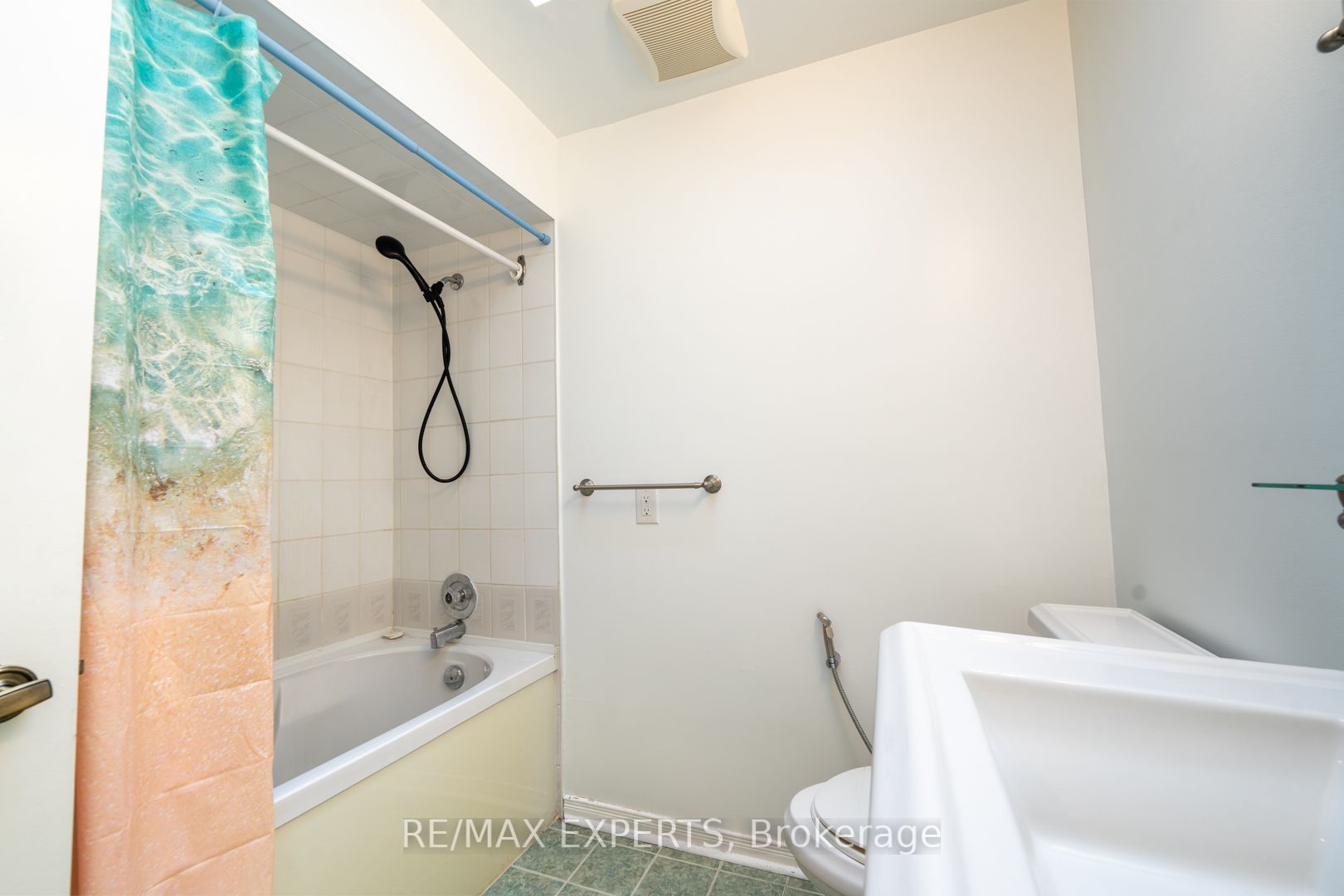 284 Murray Drive Property Photo 31