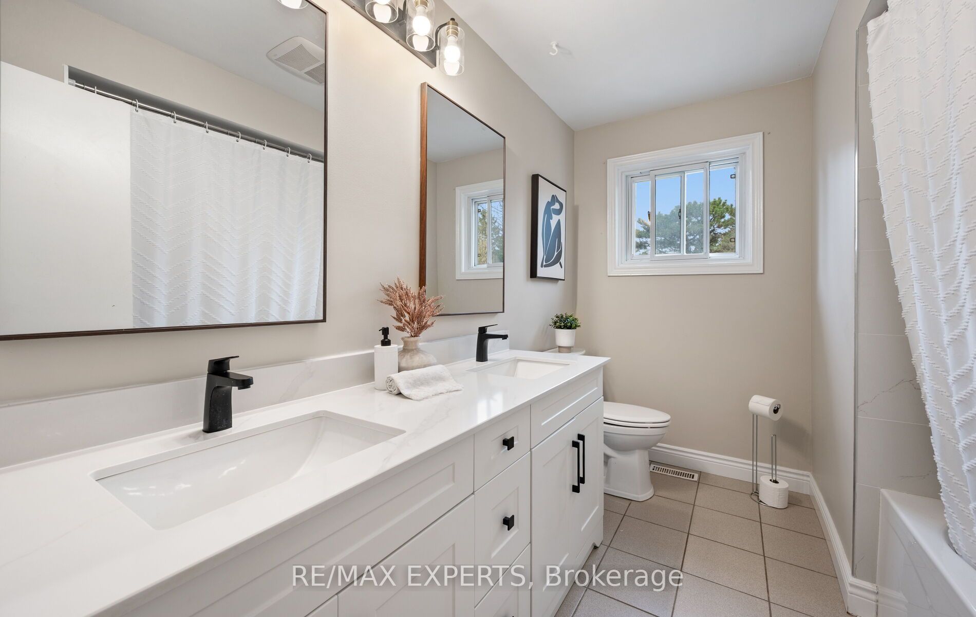 12 Simon Drive Property Photo 27