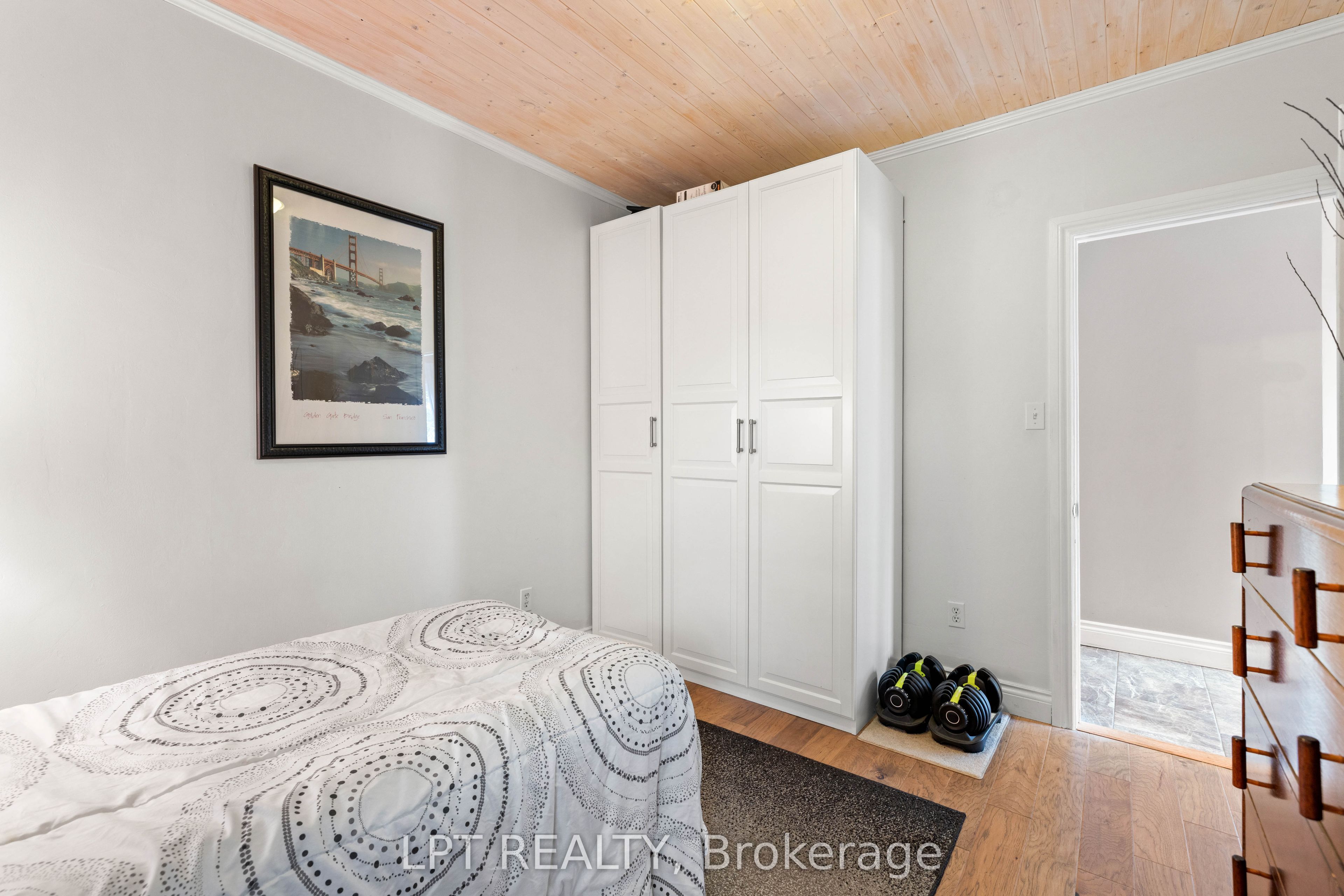 427 Lake Drive E Property Photo 23