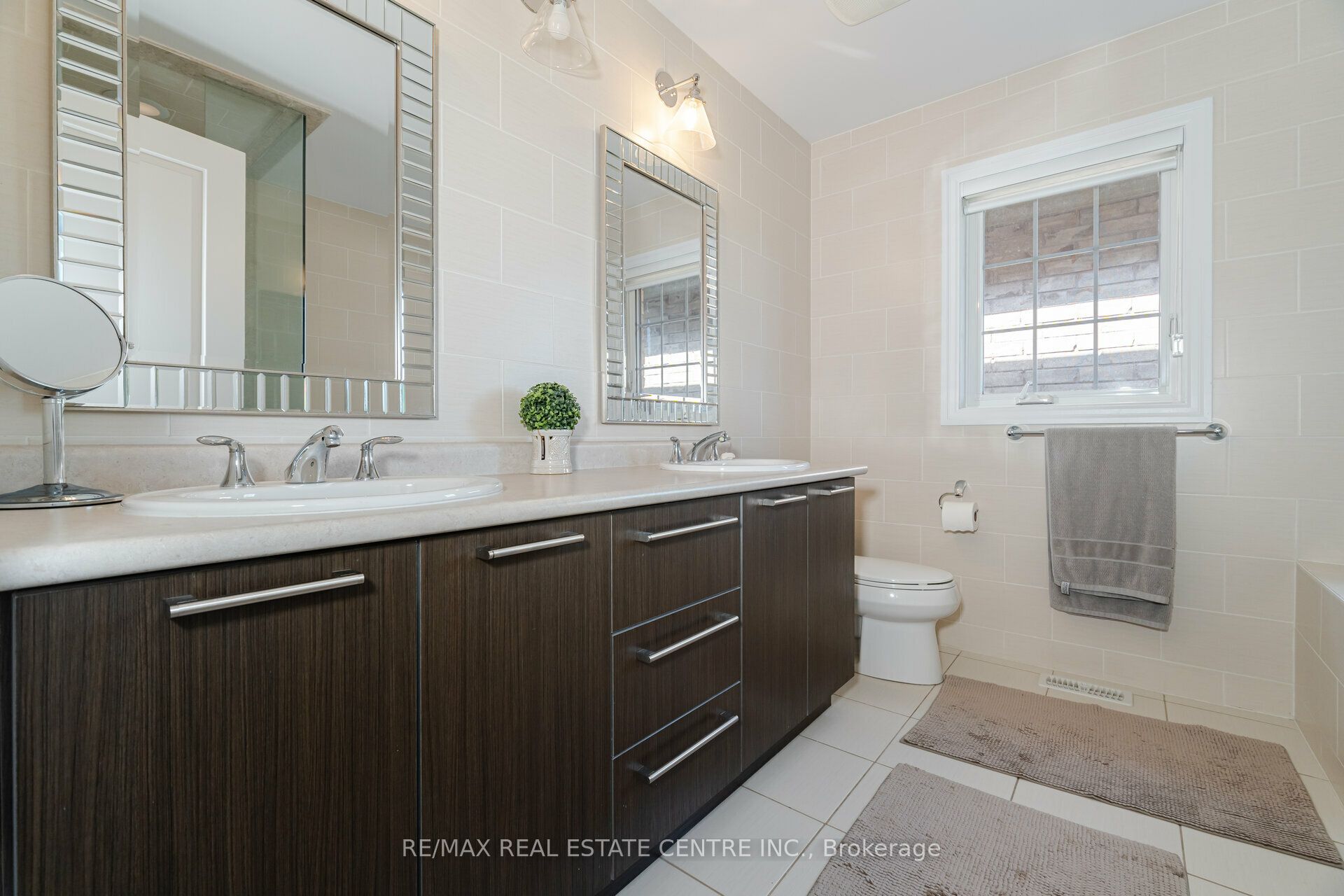 34 Alex Campbell Crescent Property Photo 20