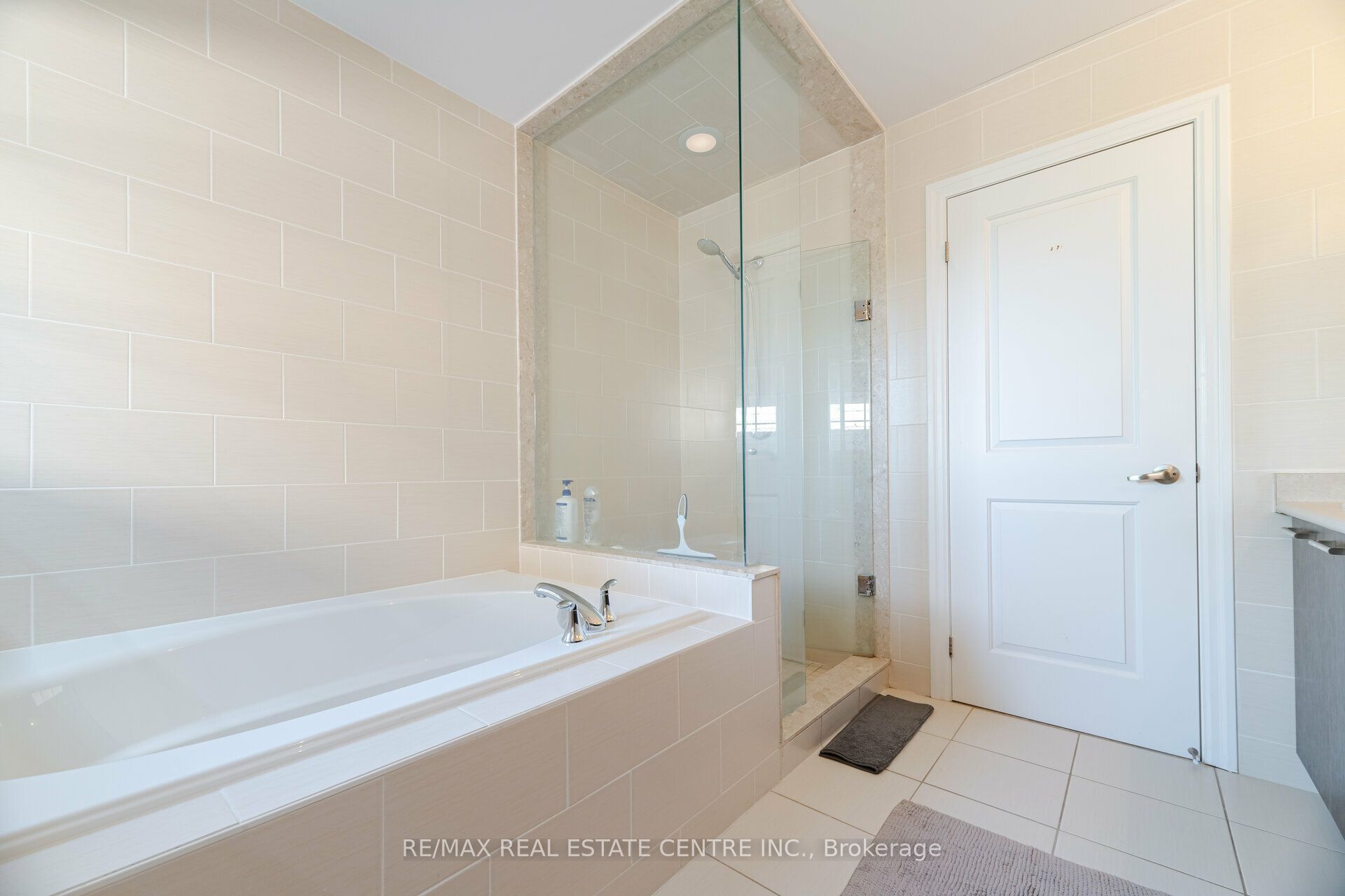 34 Alex Campbell Crescent Property Photo 21