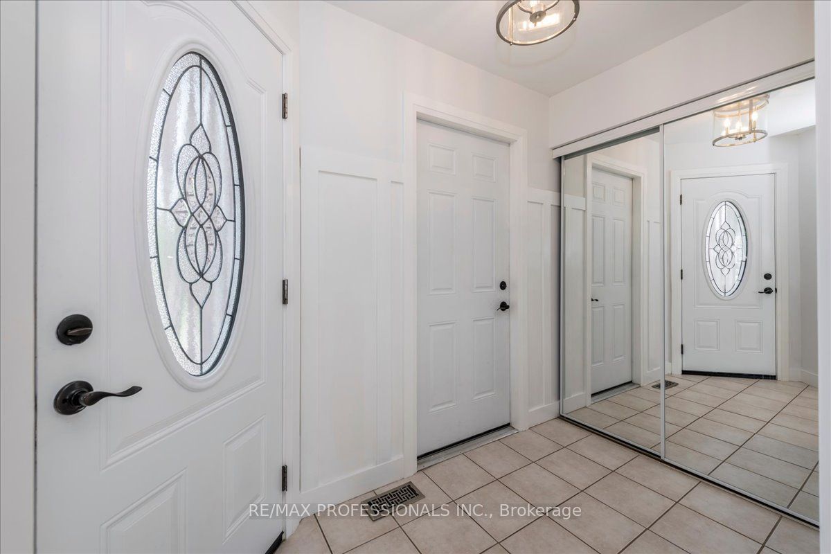 10 Corrie Crescent Property Photo 3