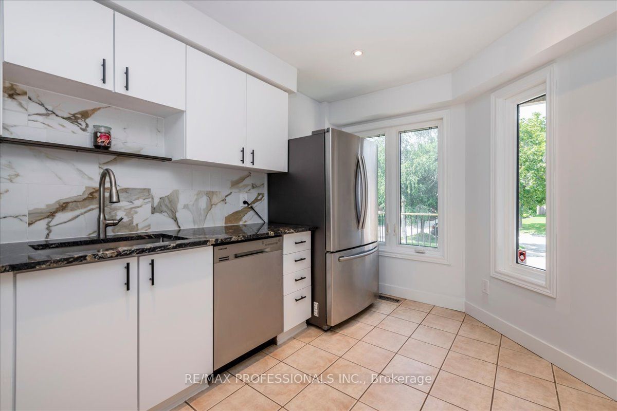 10 Corrie Crescent Property Photo 4