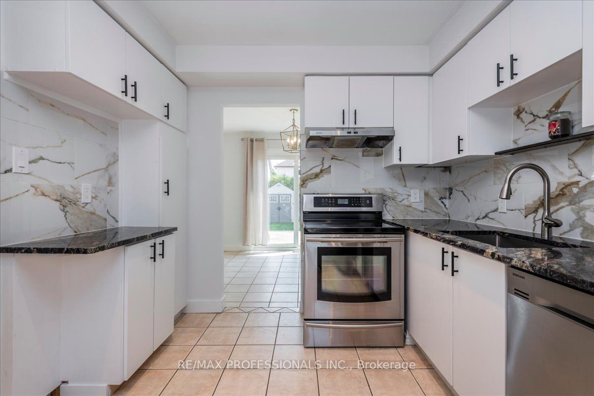 10 Corrie Crescent Property Photo 6