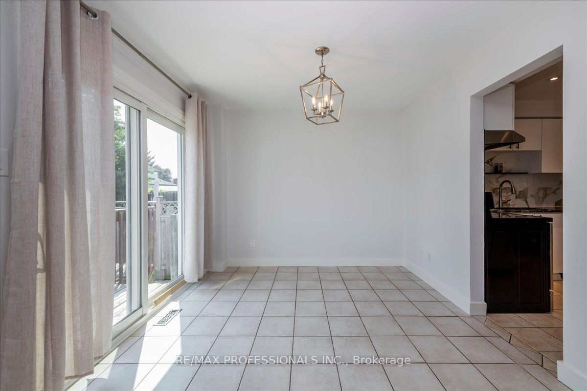 10 Corrie Crescent Property Photo 7