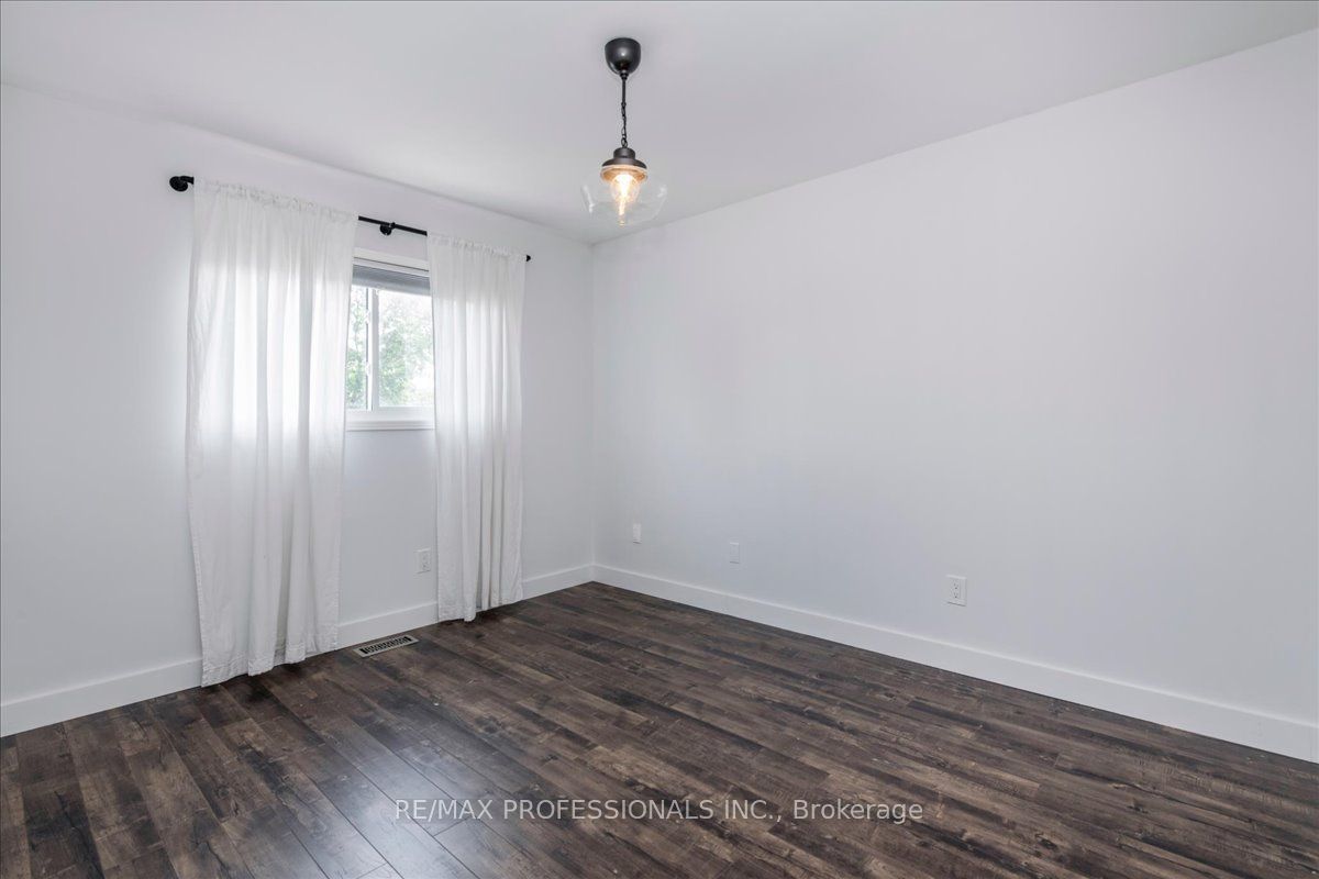 10 Corrie Crescent Property Photo 14