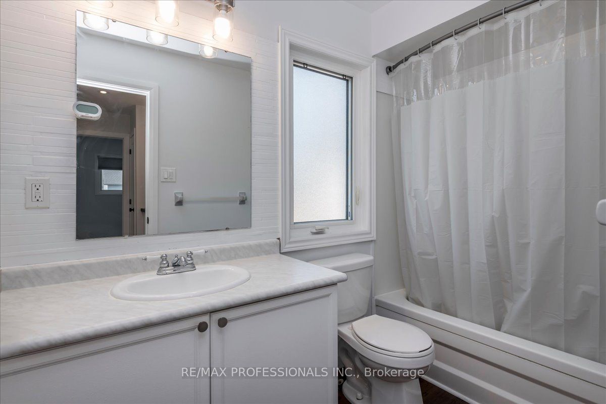 10 Corrie Crescent Property Photo 16