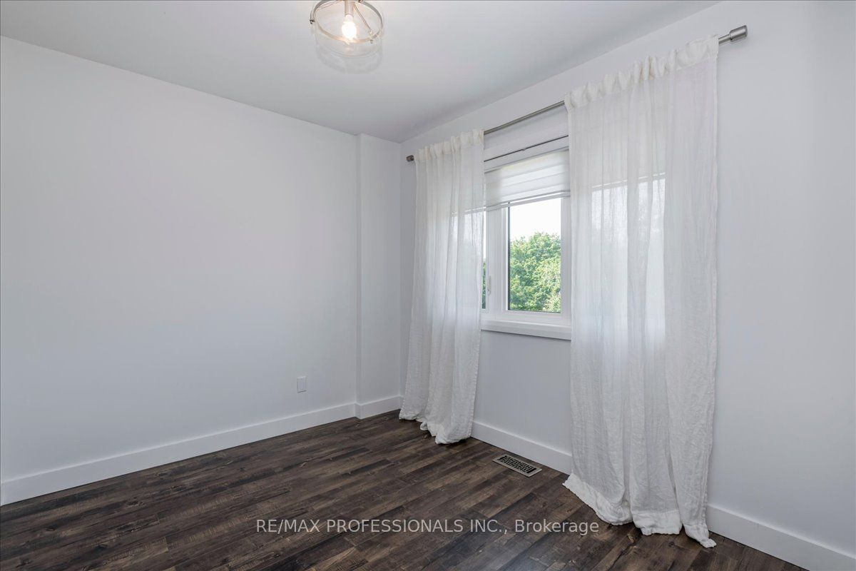 10 Corrie Crescent Property Photo 17