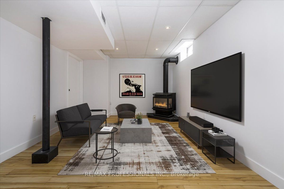 10 Corrie Crescent Property Photo 21