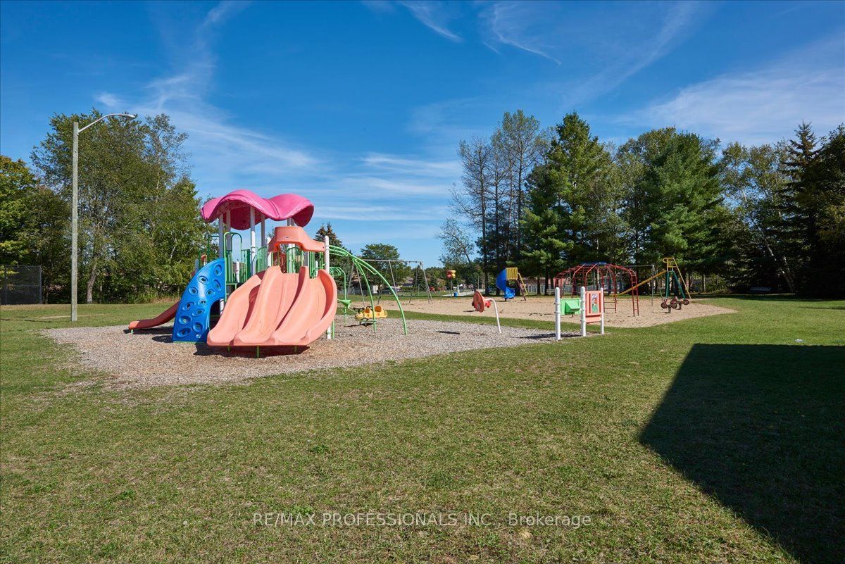 10 Corrie Crescent Property Photo 31