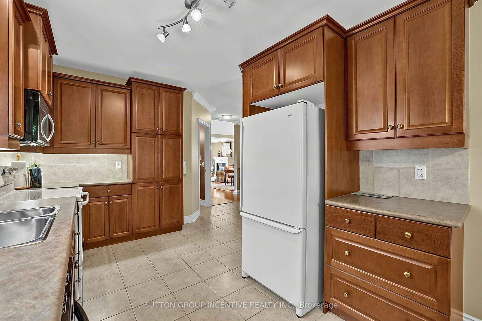 13 Renaissance Point Property Photo 10