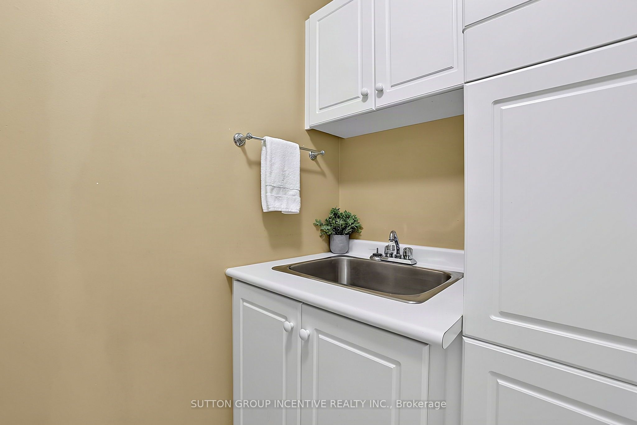 13 Renaissance Point Property Photo 21