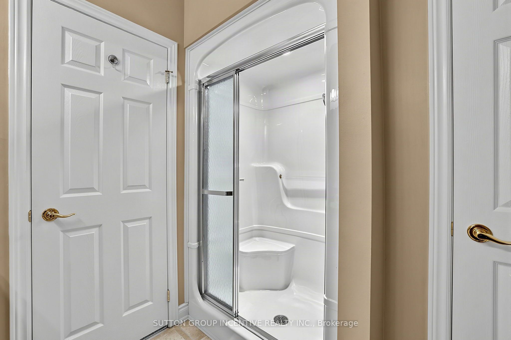 13 Renaissance Point Property Photo 38
