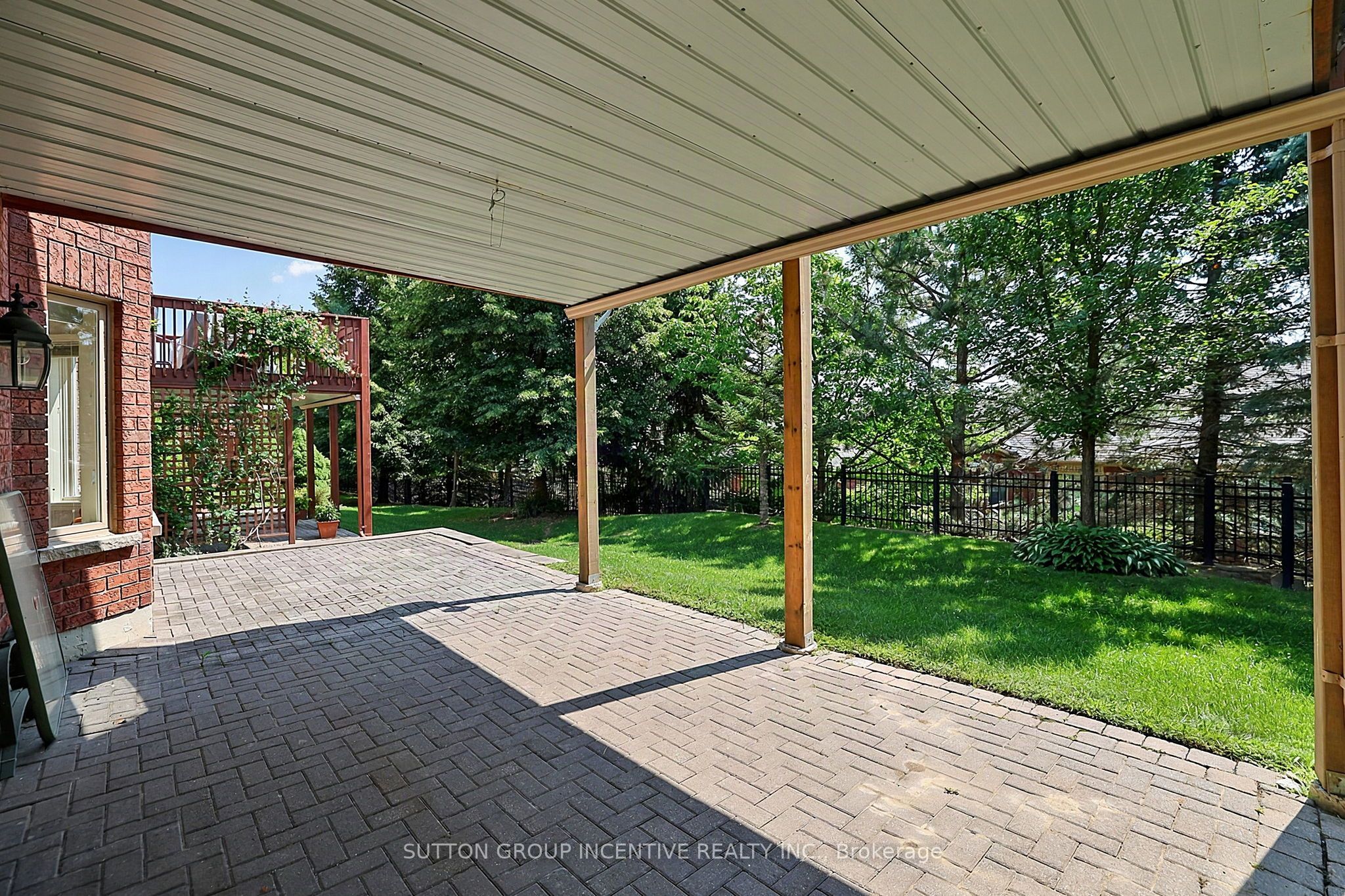 13 Renaissance Point Property Photo 40