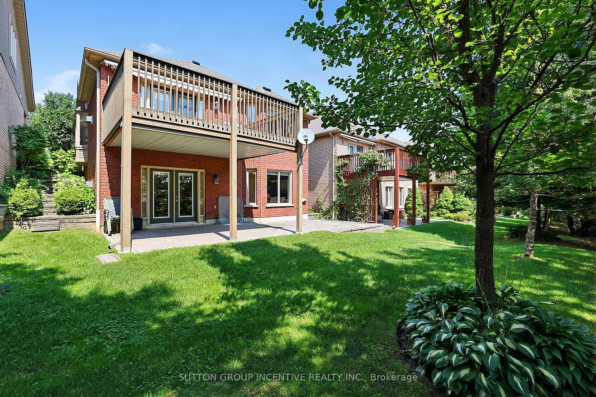 13 Renaissance Point Property Photo 43