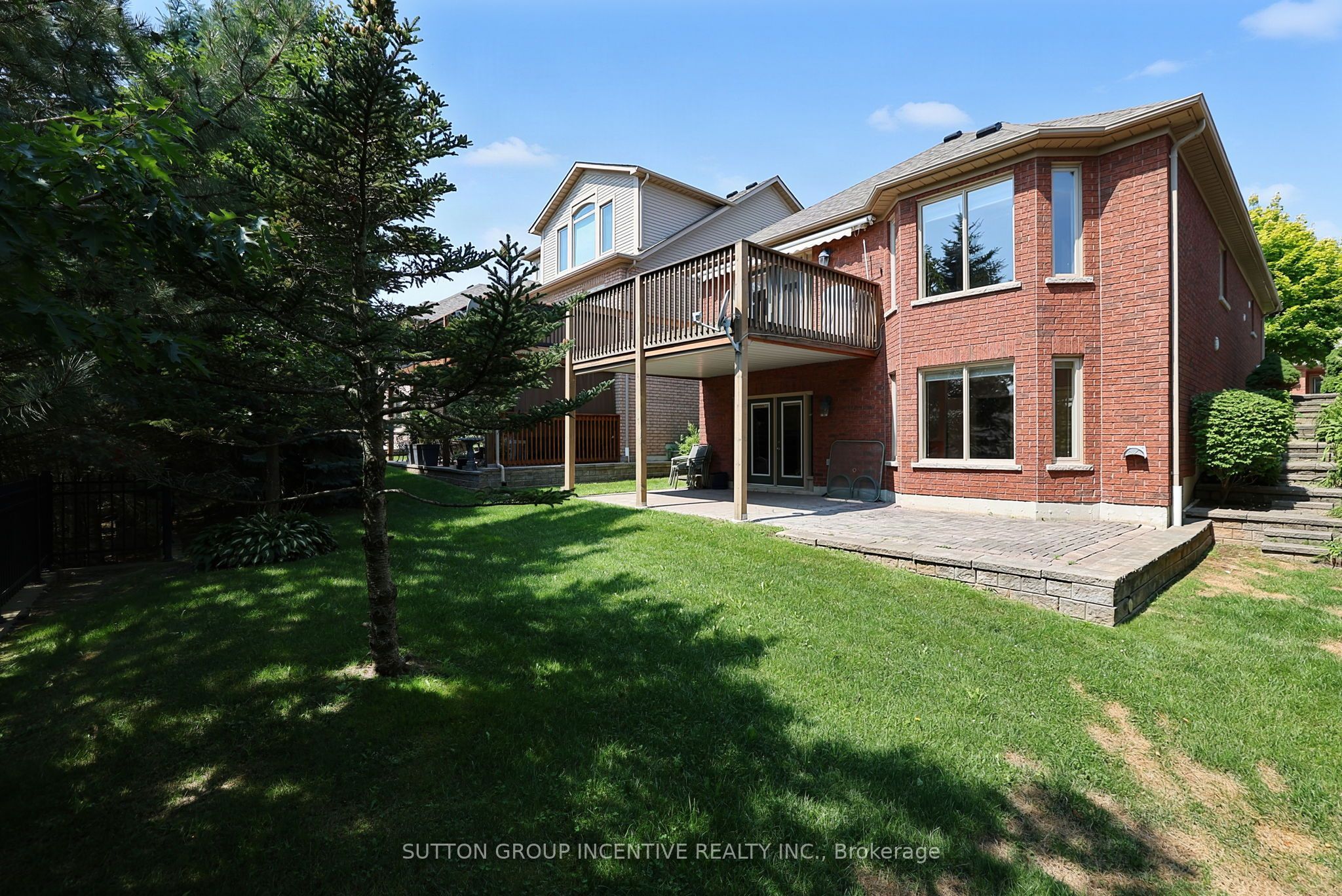 13 Renaissance Point Property Photo 44