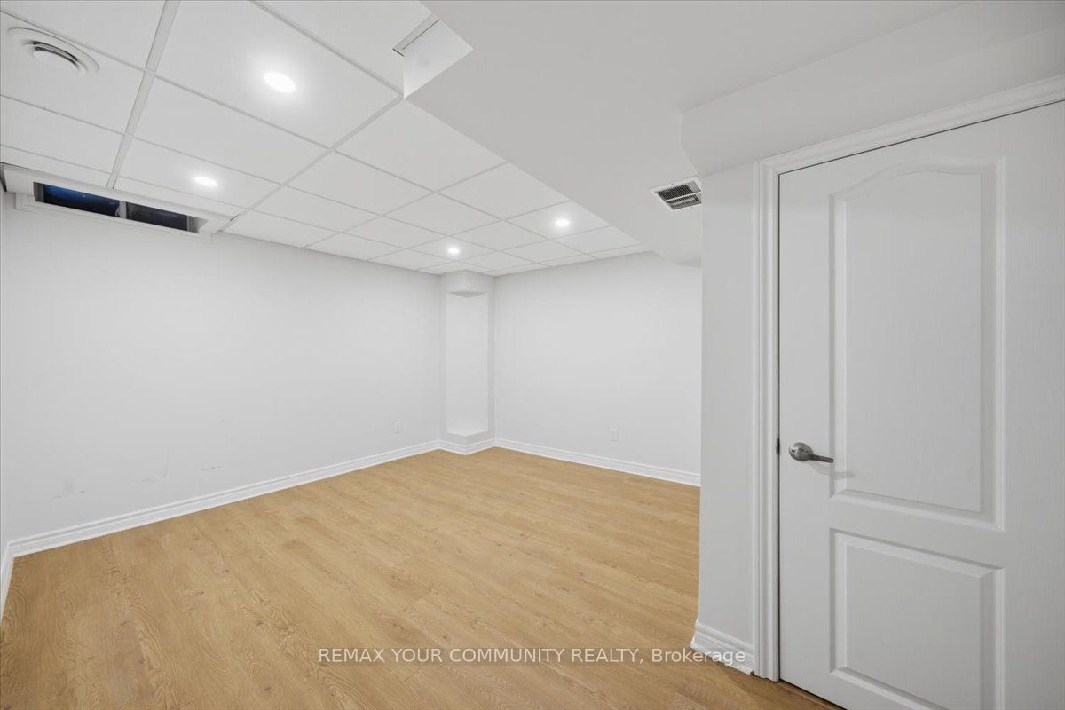 2 Hollywood Hill Circle Lower Property Photo 13