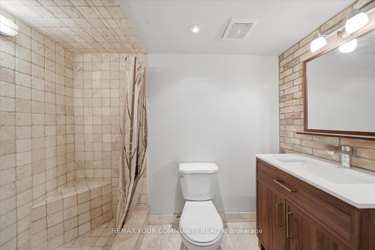 2 Hollywood Hill Circle Lower Property Photo 17