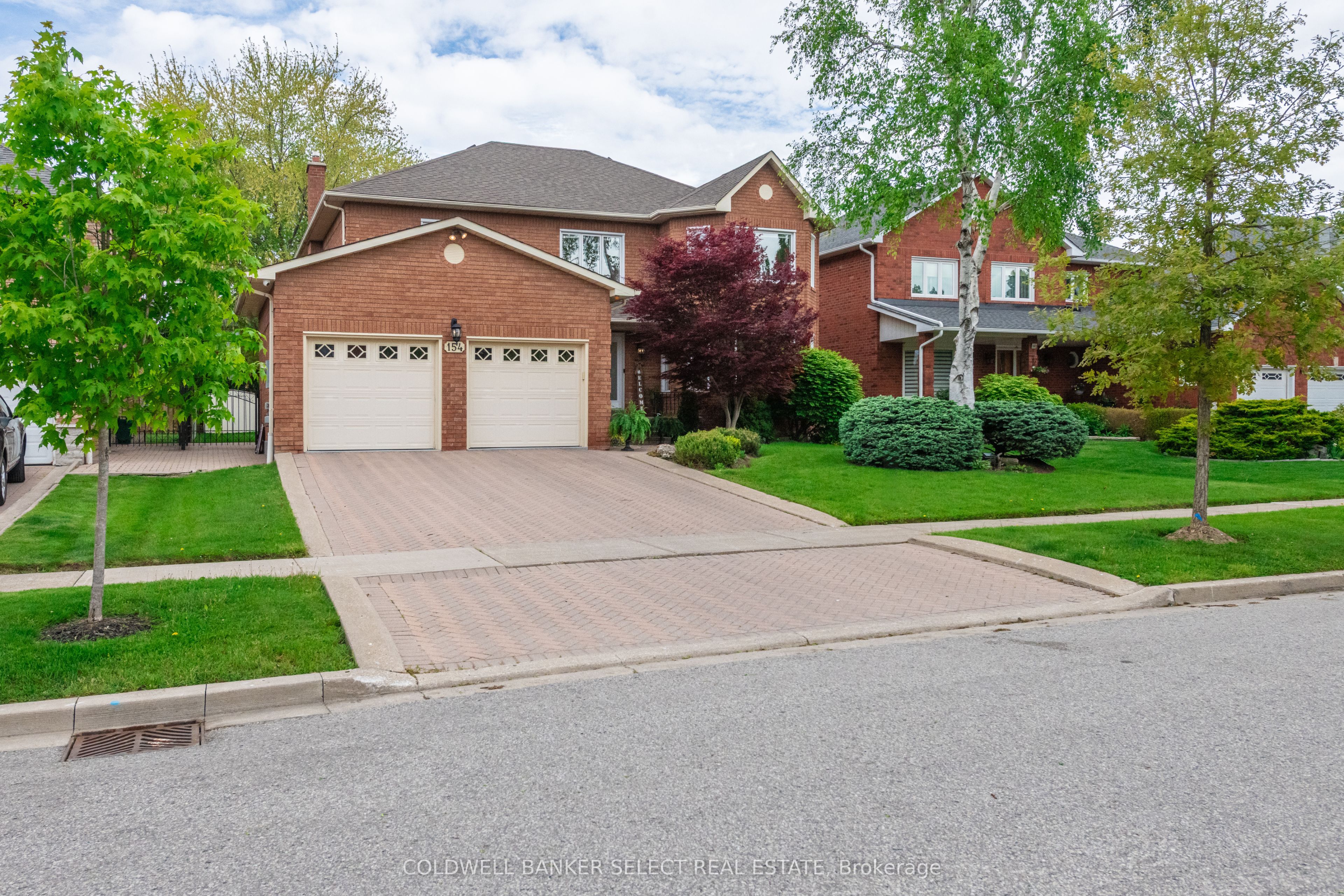 154 Conti Crescent Property Photo 2