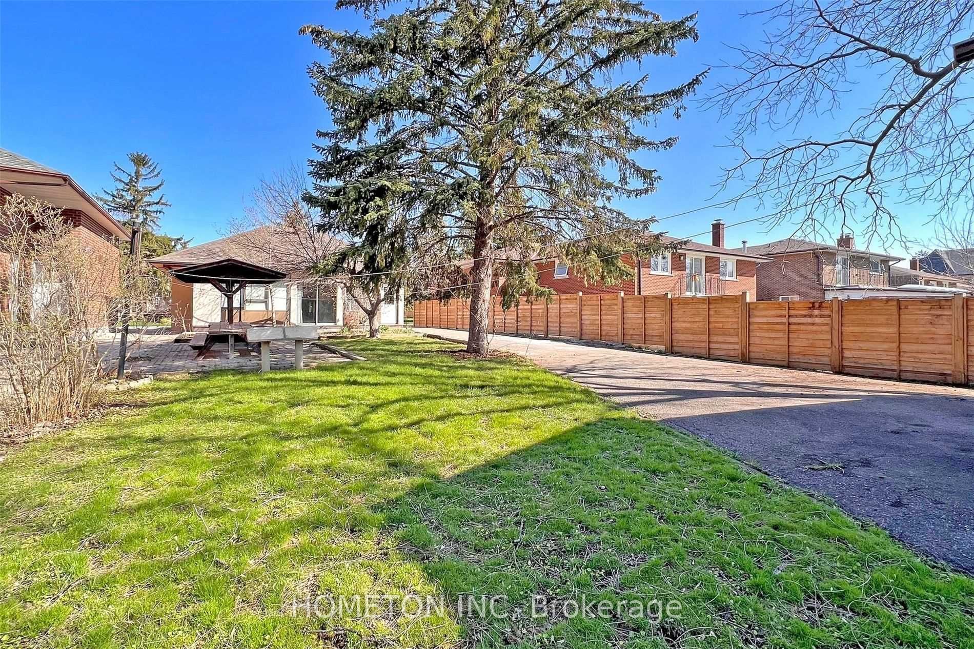 95 Yongehurst Road Property Photo 29