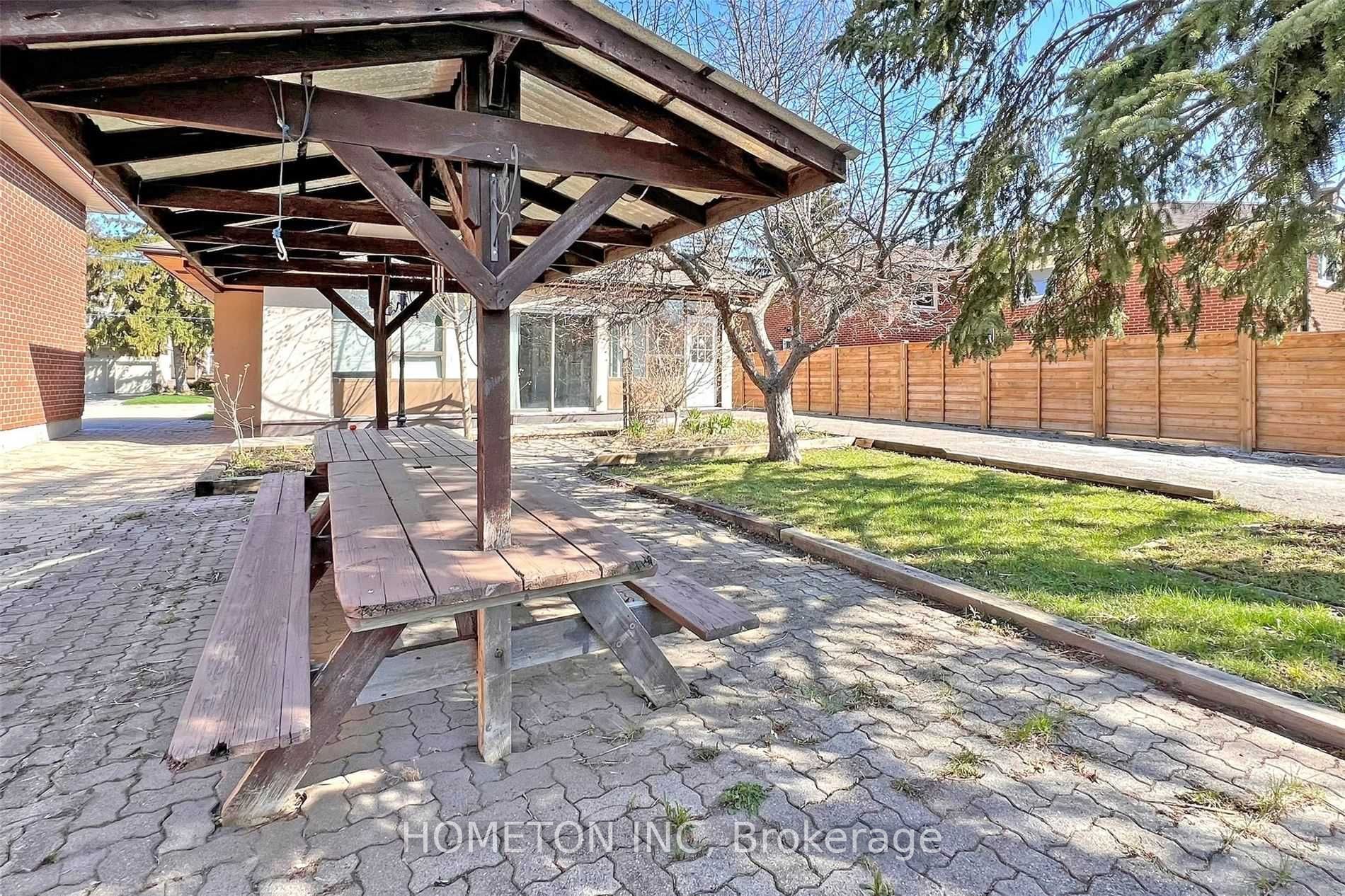 95 Yongehurst Road Property Photo 31