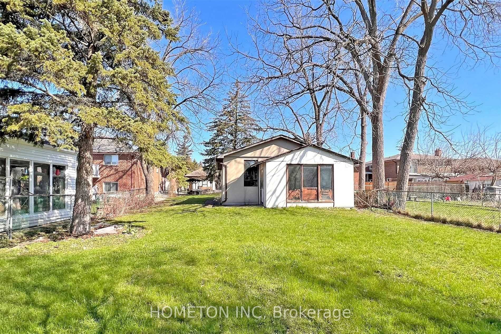 95 Yongehurst Road Property Photo 32