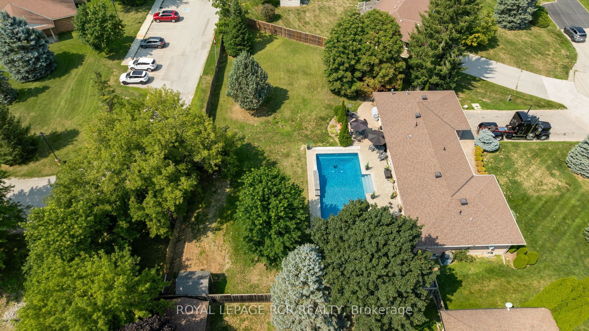 20 Douglas Drive Property Photo 47