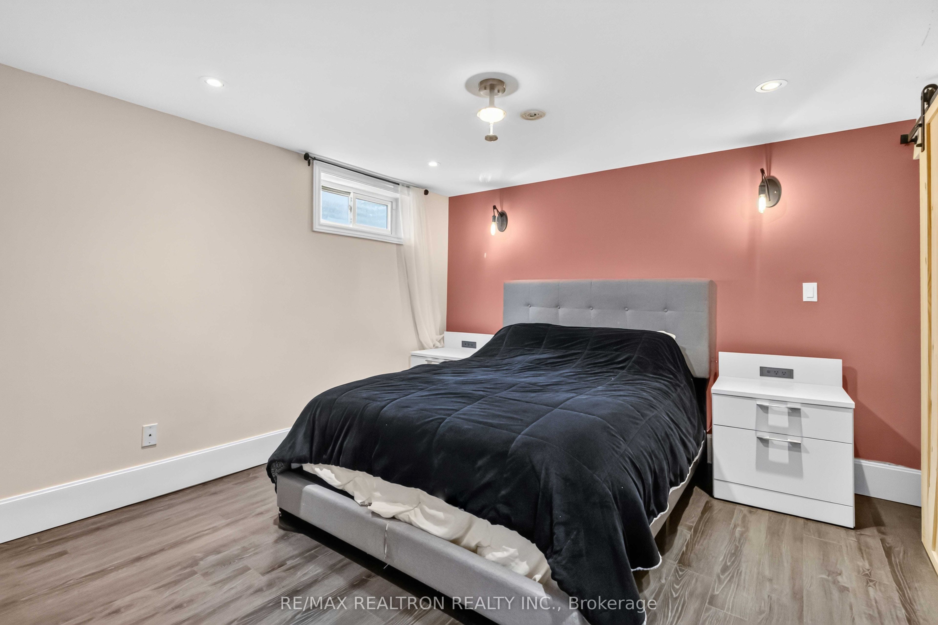 219 Bay Thorn Drive Property Photo 26