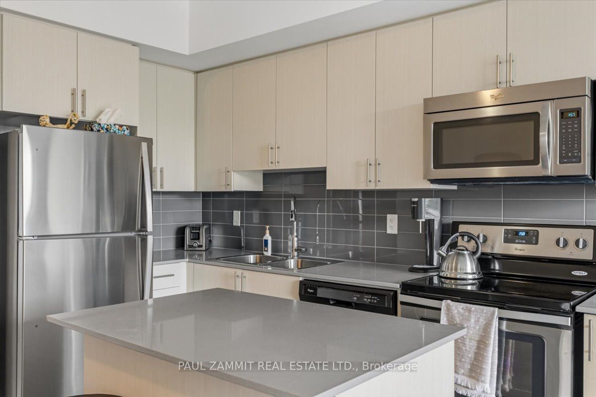7890 Bathurst Street 203 Property Photo 6