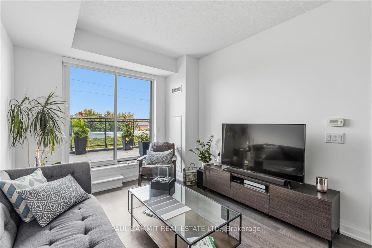7890 Bathurst Street 203 Property Photo 10