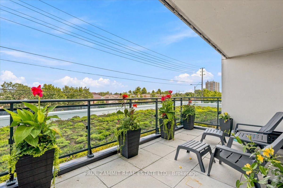 7890 Bathurst Street 203 Property Photo 17