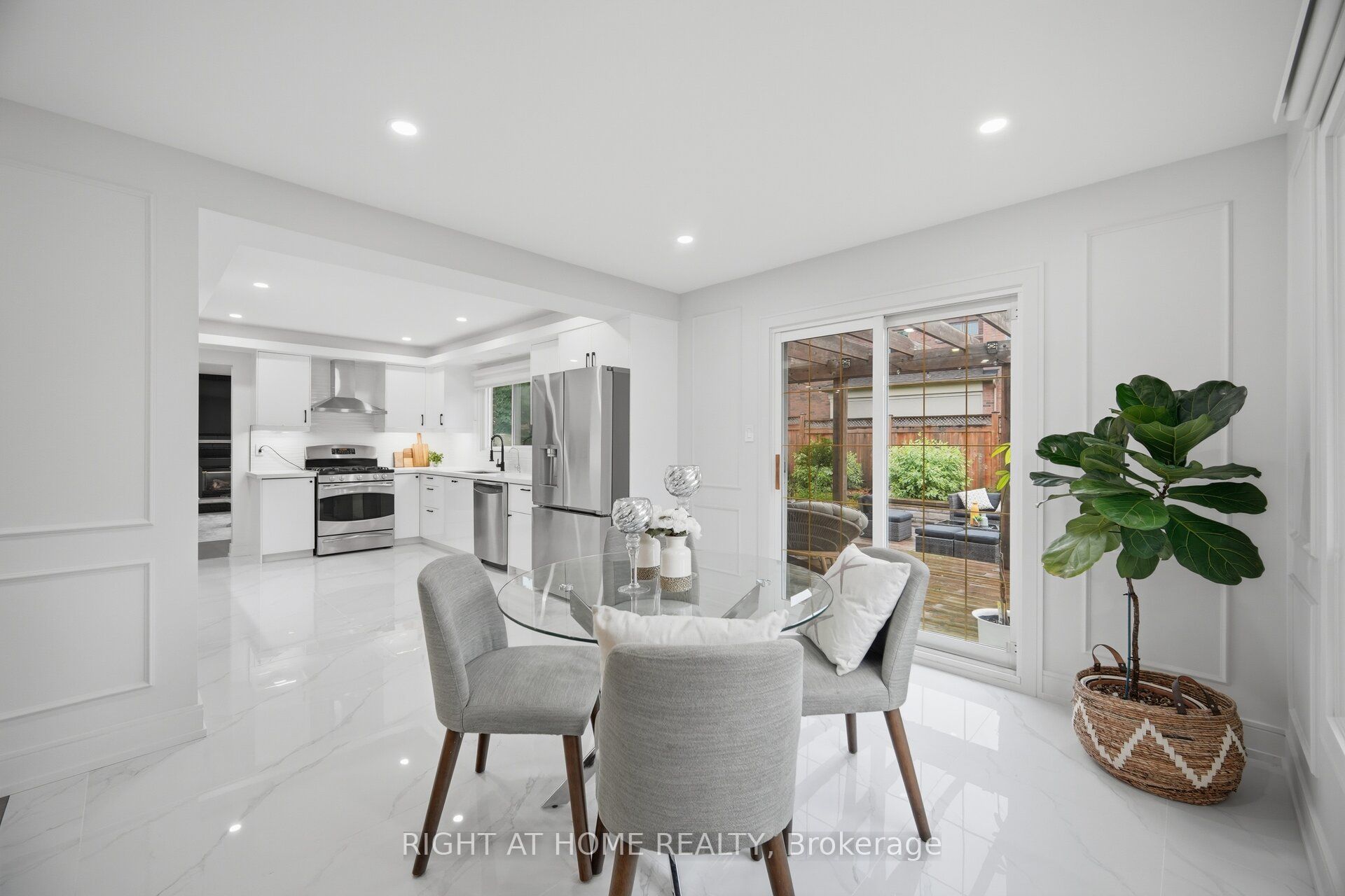 4 Simmons Crescent Property Photo 9