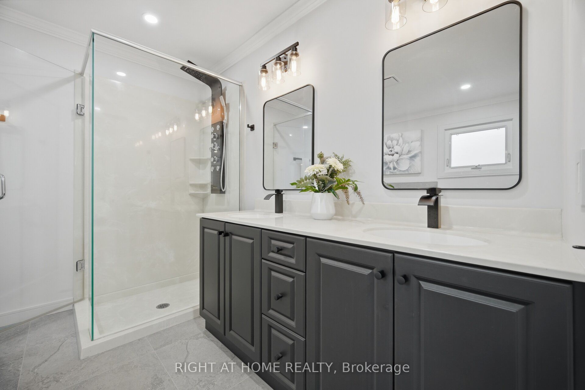 4 Simmons Crescent Property Photo 20