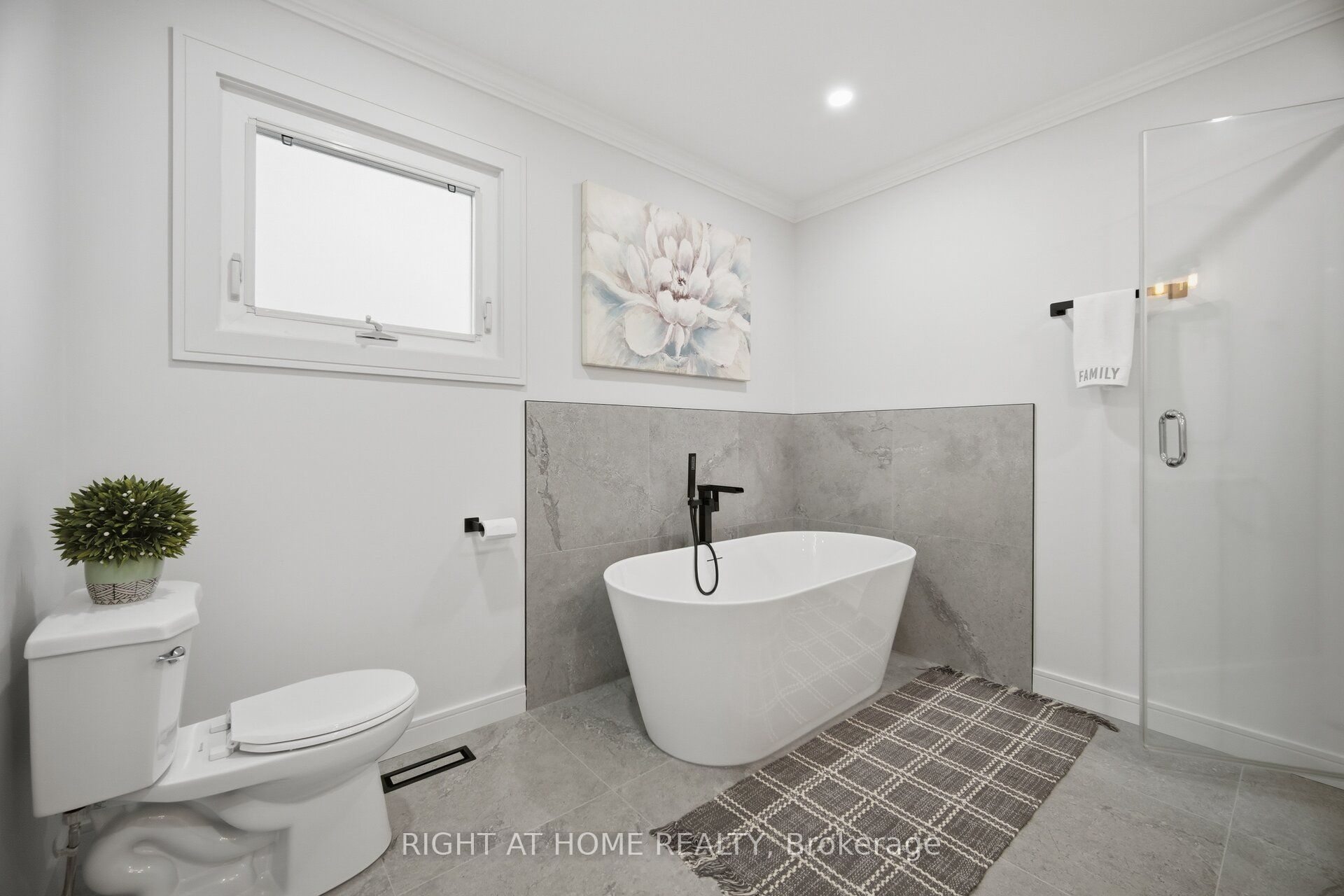 4 Simmons Crescent Property Photo 21